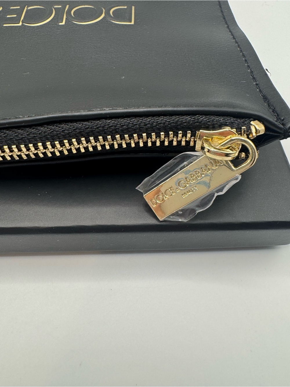 New Dolce & Gabbana Beauty Black and Gold Zip Cosmetic Pouch Clutch - Picture 3 of 6